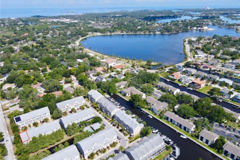 Adosado en Tarpon Springs, Florida 3 dormitorios, 169.83 m2 № 2216545