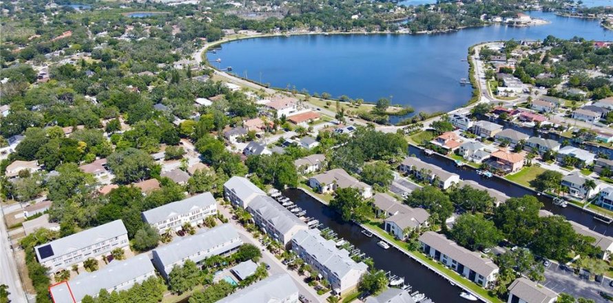 Touwnhouse à Tarpon Springs, Floride 3 chambres, 169.83 m2 № 2216545