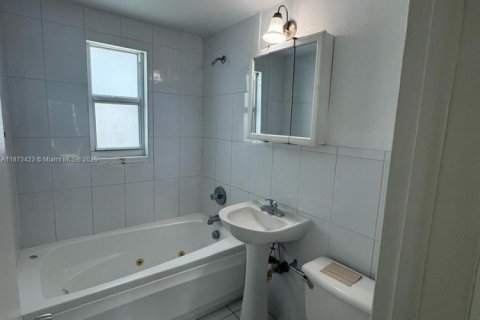 Copropriété à louer à Miami Beach, Floride: 1 chambre, 76.09 m2 № 2018310 - photo 4