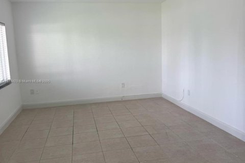 Copropriété à louer à Miami Beach, Floride: 1 chambre, 76.09 m2 № 2018310 - photo 6
