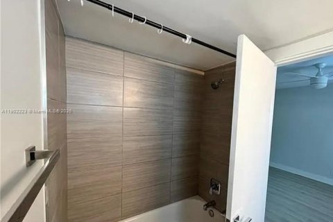 Appartement à louer à Oakland Park, Floride: 1 chambre, 65.03 m2 № 1953950 - photo 7