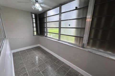 Condo in Miami, Florida, 2 bedrooms  № 2263823 - photo 6