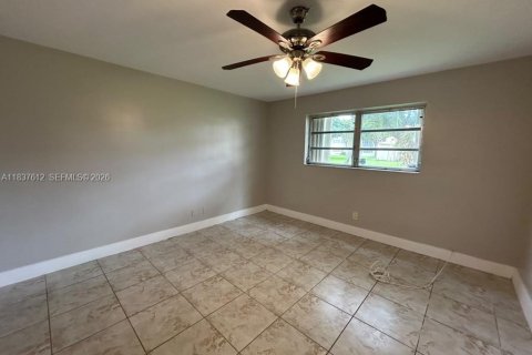 Condo in Miami, Florida, 2 bedrooms  № 2263823 - photo 7