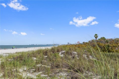Land in Saint Pete Beach, Florida № 1906904 - photo 10