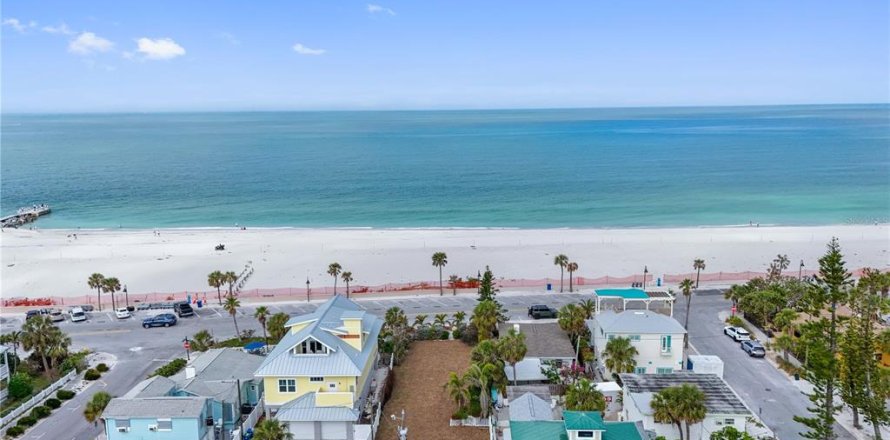 Land in Saint Pete Beach, Florida № 1906904