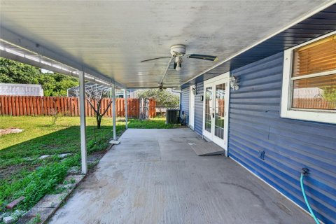 Villa ou maison à vendre à Edgewater, Floride: 3 chambres, 116.59 m2 № 2203782 - photo 13