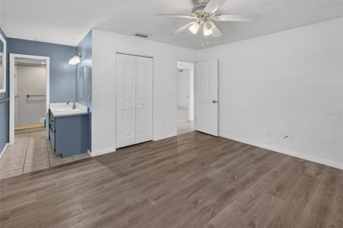 Villa ou maison à vendre à Edgewater, Floride: 3 chambres, 116.59 m2 № 2203782 - photo 27