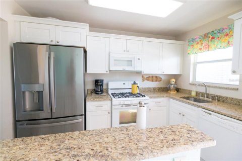 Copropriété à vendre à Gulfport, Floride: 1 chambre, 98.48 m2 № 1567625 - photo 3