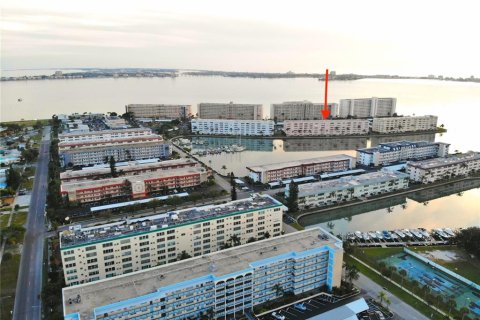 Copropriété à vendre à Gulfport, Floride: 1 chambre, 98.48 m2 № 1567625 - photo 2