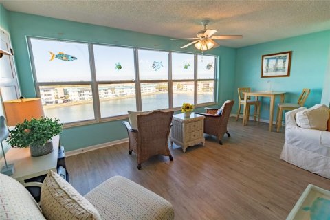 Copropriété à vendre à Gulfport, Floride: 1 chambre, 98.48 m2 № 1567625 - photo 14