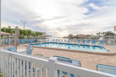 Copropriété à vendre à Gulfport, Floride: 1 chambre, 98.48 m2 № 1567625 - photo 21