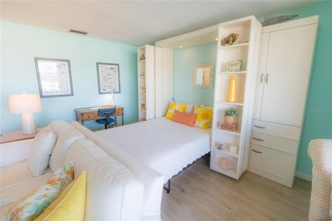 Copropriété à vendre à Gulfport, Floride: 1 chambre, 98.48 m2 № 1567625 - photo 12