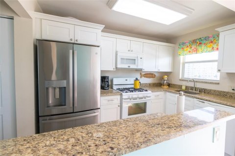 Copropriété à vendre à Gulfport, Floride: 1 chambre, 98.48 m2 № 1567625 - photo 4