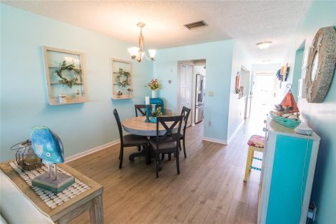Copropriété à vendre à Gulfport, Floride: 1 chambre, 98.48 m2 № 1567625 - photo 8