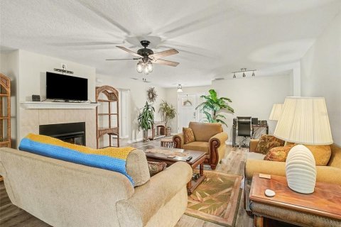 Casa en venta en Leesburg, Florida, 2 dormitorios, 141.58 m2 № 2383475 - foto 8