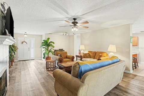 Casa en venta en Leesburg, Florida, 2 dormitorios, 141.58 m2 № 2383475 - foto 5