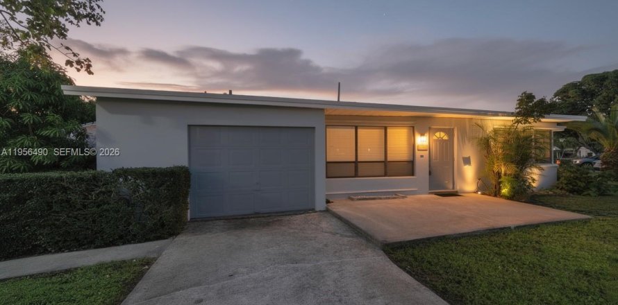 Casa en Pompano Beach, Florida 3 dormitorios, 106.56 m2 № 2010450