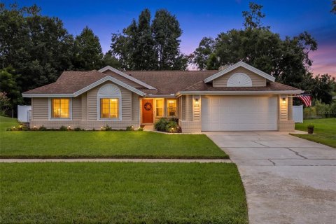 House in Lake Mary, Florida 4 bedrooms, 204.01 sq.m. № 2318984