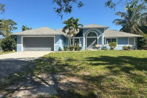 Villa ou maison à louer à Loxahatchee Groves, Floride: 4 chambres, 205.13 m2 № 1103252 - photo 1