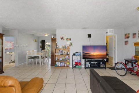 Купить виллу или дом в Майами, Флорида 3 спальни, 111.48м2, № 2040601 - фото 5