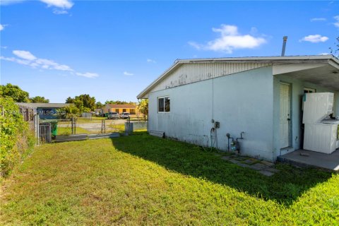 Купить виллу или дом в Майами, Флорида 3 спальни, 111.48м2, № 2040601 - фото 25