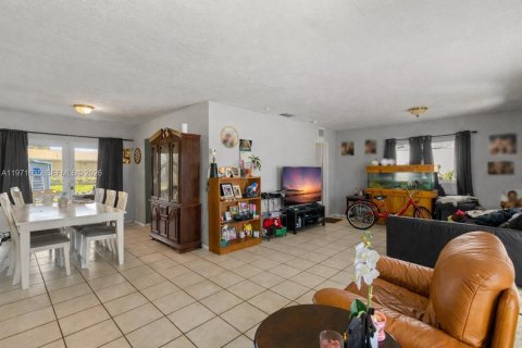 Купить виллу или дом в Майами, Флорида 3 спальни, 111.48м2, № 2040601 - фото 6