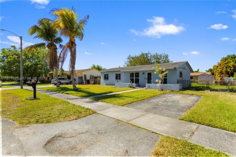 Купить виллу или дом в Майами, Флорида 3 спальни, 111.48м2, № 2040601 - фото 3