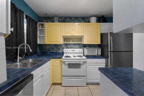 Купить виллу или дом в Майами, Флорида 3 спальни, 111.48м2, № 2040601 - фото 9