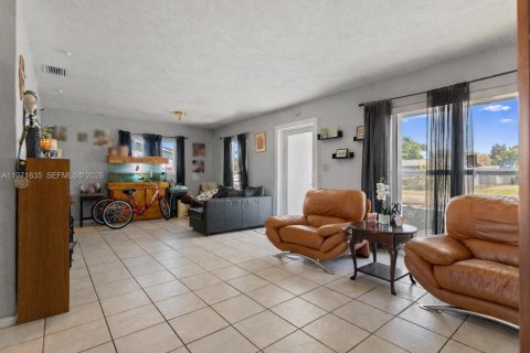 Купить виллу или дом в Майами, Флорида 3 спальни, 111.48м2, № 2040601 - фото 7