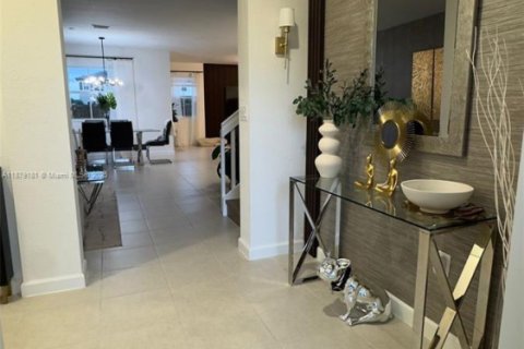 Снять в аренду виллу или дом в Хомстед, Флорида 3 спальни, 274.34м2, № 1928994 - фото 5