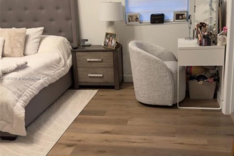 Снять в аренду виллу или дом в Хомстед, Флорида 3 спальни, 274.34м2, № 1928994 - фото 14