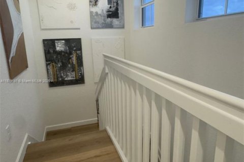 Снять в аренду виллу или дом в Хомстед, Флорида 3 спальни, 274.34м2, № 1928994 - фото 15