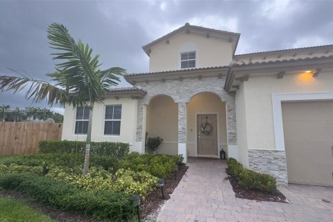 Снять в аренду виллу или дом в Хомстед, Флорида 3 спальни, 274.34м2, № 1928994 - фото 1