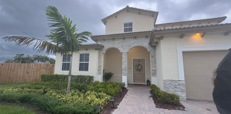 Дом в Хомстед, Флорида 3 спальни, 274.34м2 № 1928994