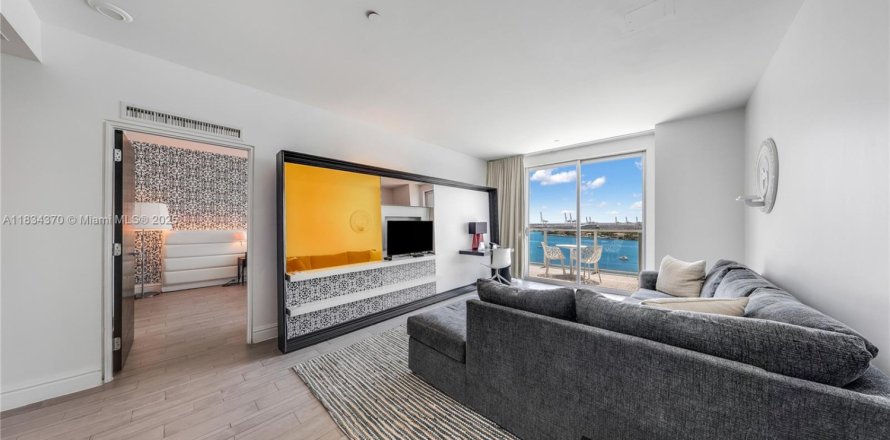 Condo in Miami Beach, Florida, 1 bedroom № 1818160