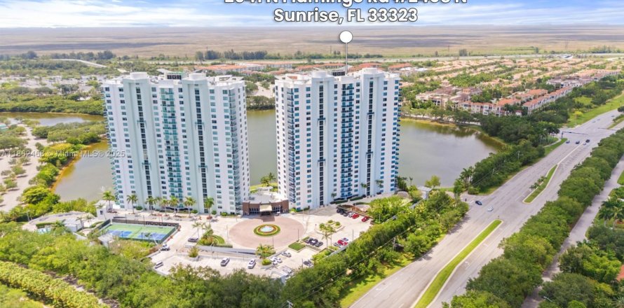 Condo in Sunrise, Florida, 3 bedrooms  № 1890863