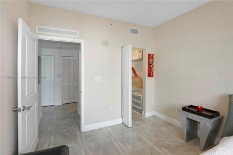 Condominio en venta en North Bay Village, Florida, 3 dormitorios, 144.18 m2 № 2030809 - foto 24