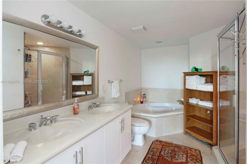 Condominio en venta en North Bay Village, Florida, 3 dormitorios, 144.18 m2 № 2030809 - foto 19