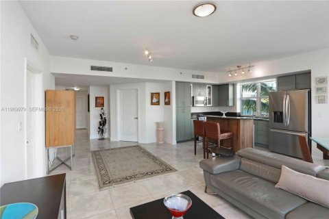 Condominio en venta en North Bay Village, Florida, 3 dormitorios, 144.18 m2 № 2030809 - foto 6