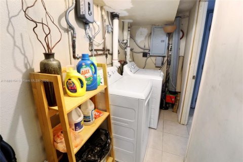 Casa en venta en North Miami, Florida, 3 dormitorios, 123.75 m2 № 1942183 - foto 27