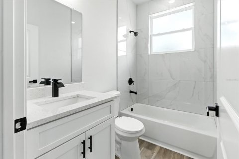 House in Orlando, Florida 4 bedrooms, 173.17 sq.m. № 1795946 - photo 22
