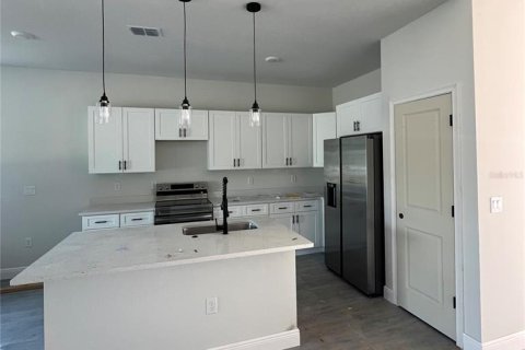 House in Orlando, Florida 4 bedrooms, 173.17 sq.m. № 1795946 - photo 3