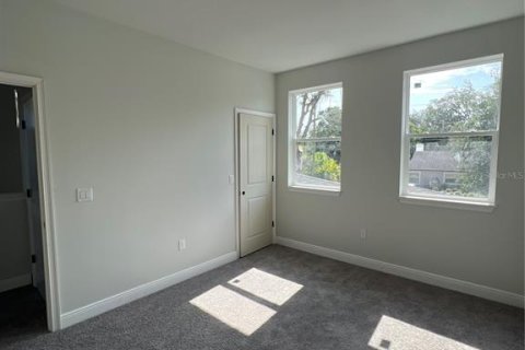 House in Orlando, Florida 4 bedrooms, 173.17 sq.m. № 1795946 - photo 8