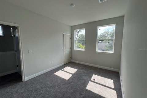 House in Orlando, Florida 4 bedrooms, 173.17 sq.m. № 1795946 - photo 7