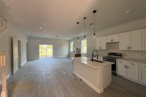 House in Orlando, Florida 4 bedrooms, 173.17 sq.m. № 1795946 - photo 2