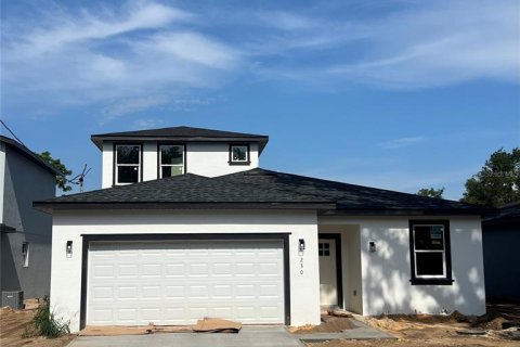House in Orlando, Florida 4 bedrooms, 173.17 sq.m. № 1795946 - photo 1