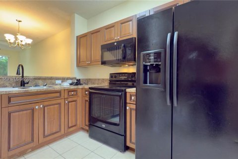 Touwnhouse à vendre à Riviera Beach, Floride: 2 chambres, 113.99 m2 № 1976945 - photo 3