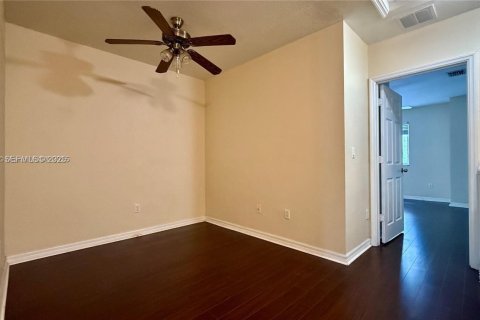 Touwnhouse à vendre à Riviera Beach, Floride: 2 chambres, 113.99 m2 № 1976945 - photo 11