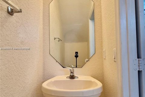 Touwnhouse à vendre à Riviera Beach, Floride: 2 chambres, 113.99 m2 № 1976945 - photo 7