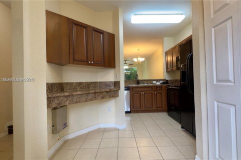 Touwnhouse à vendre à Riviera Beach, Floride: 2 chambres, 113.99 m2 № 1976945 - photo 2